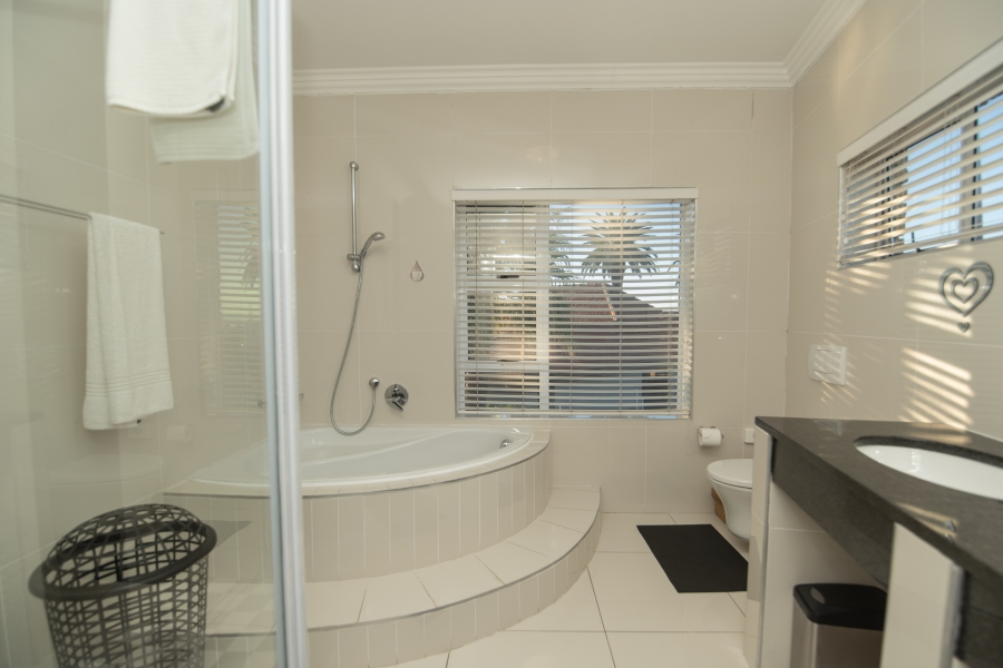 6 Bedroom Property for Sale in Humerail Eastern Cape